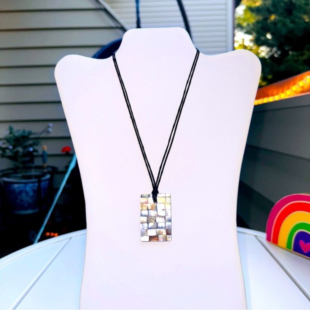 Vintage 1960's mother of pearl chips hand made necklace